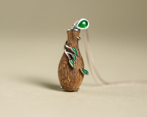 Silver-Rimmed Agarwood Treasure Vase Pendant & Chain